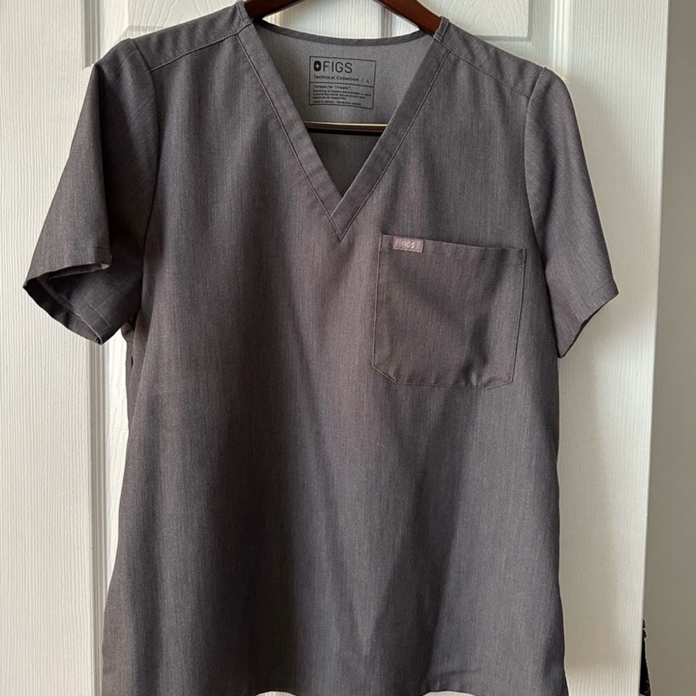 Figs Catarina Scrub Top Color Graphite Size Large One Pocket